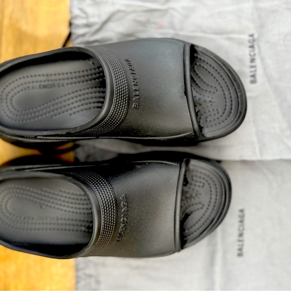 Balenciaga Pool Crocs Slide Sandal - Black, Size 9.5 (39) - Picture 8 of 14